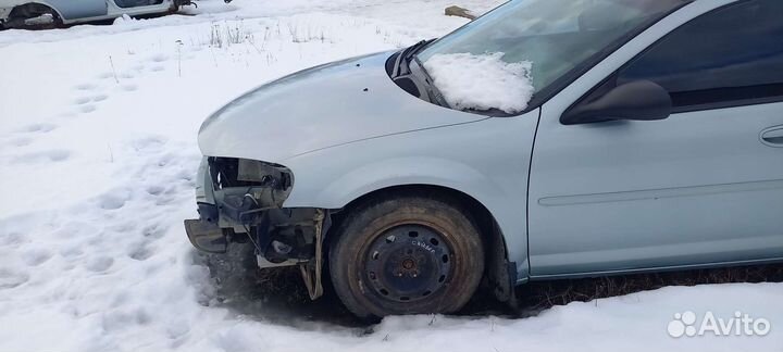 Капот. Додж стратус. 2002