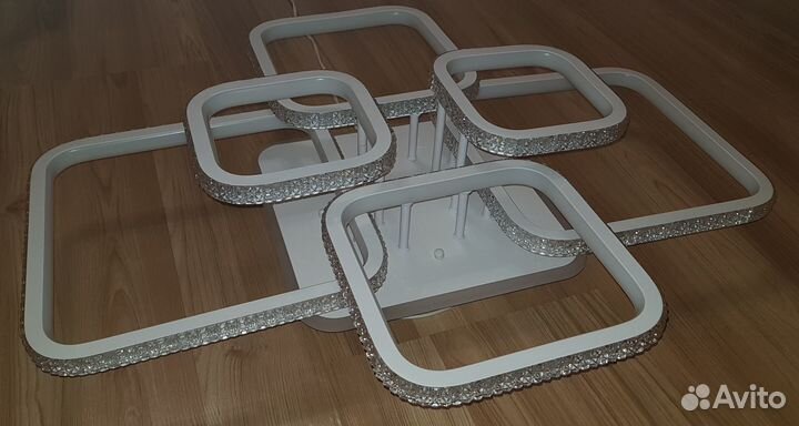 Светодиодная люстра 8019/6 WHT