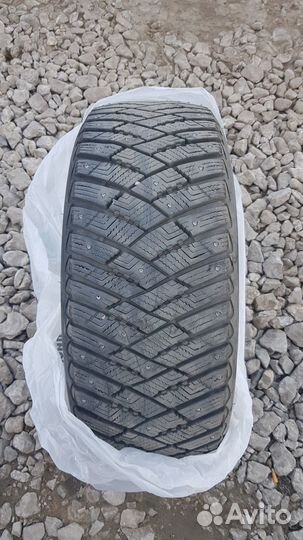 Goodyear Ultragrip Ice Arctic 225/55 R17