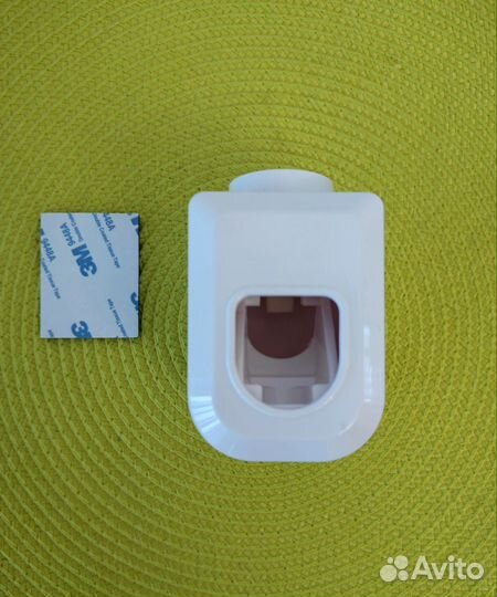 Новый дозатор для зубной пасты настенный