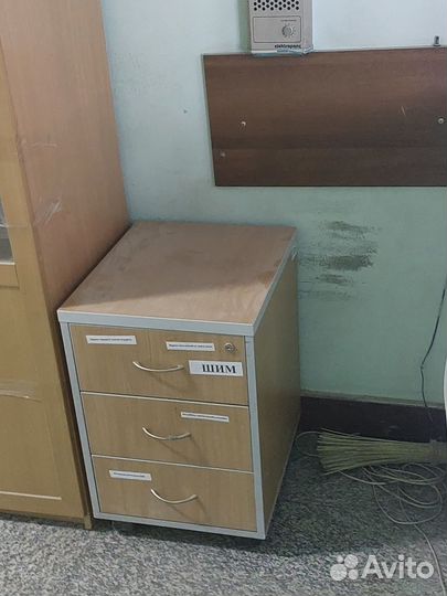 Тумбочка прикроватная бу