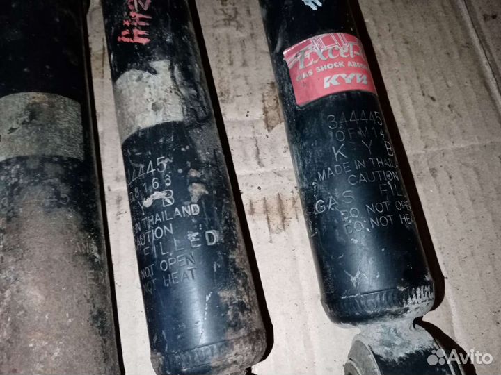 Амортизатор задний Опель Астра Н