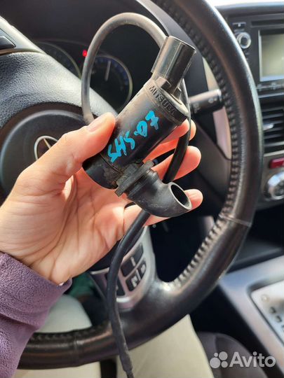 Моторчик стеклоочистителя 86611AG000 для subaru