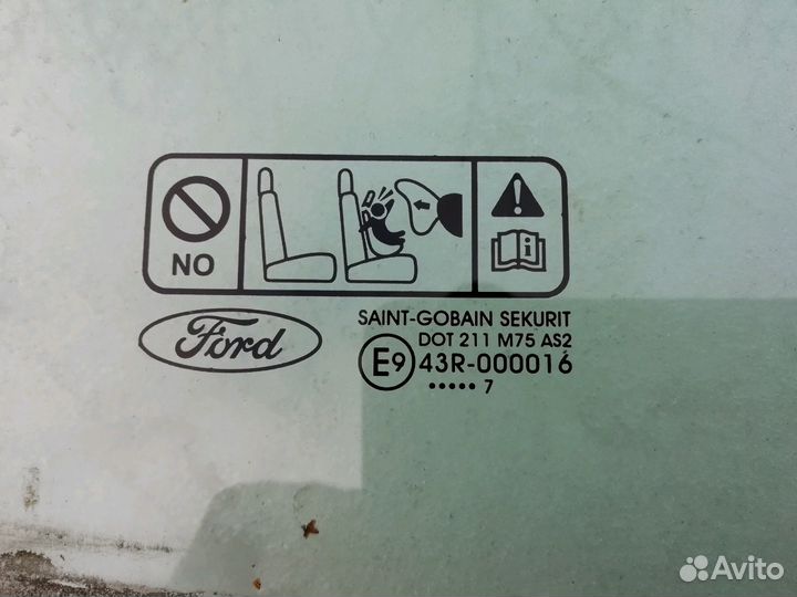 Стекло правое купэ Форд Фокус 2 (1342625)