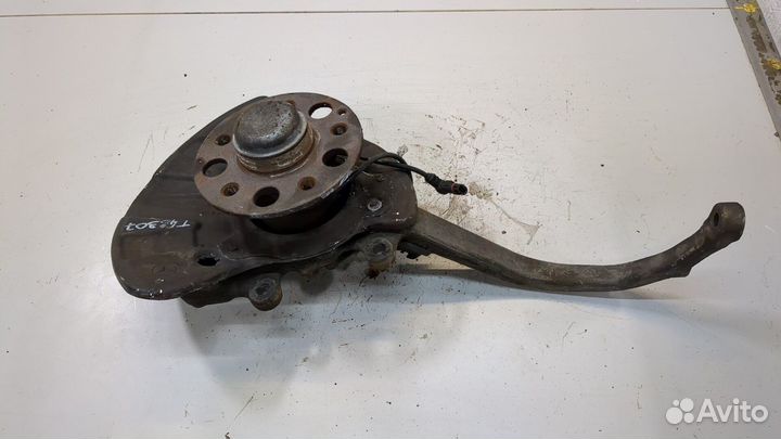 Ступица (кулак, цапфа) левая передняя Mercedes S W220