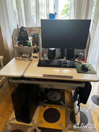 Растущая парта Atomic Gerda