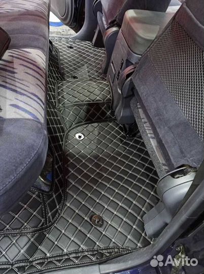 Коврики в салон на Toyota Land Cruiser