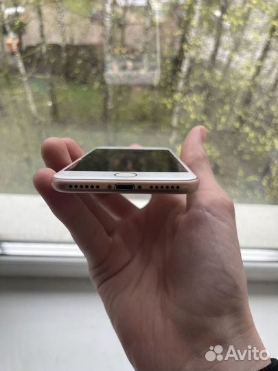 iPhone 8, 64 ГБ
