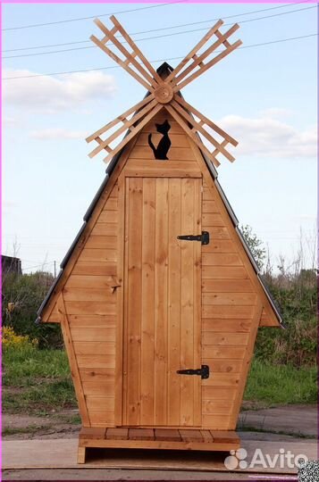 Уличный туалет деревянный HME562