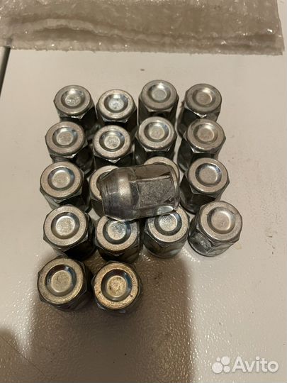 Колесные гайки LC200