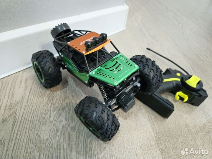 Джип на радиоуправлении