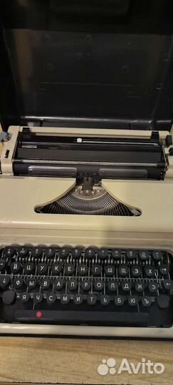 Печатная пишущая машинка