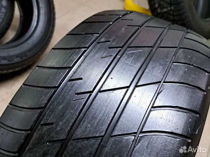 Bridgestone Potenza Adrenalin RE004 215/55 R17 94W