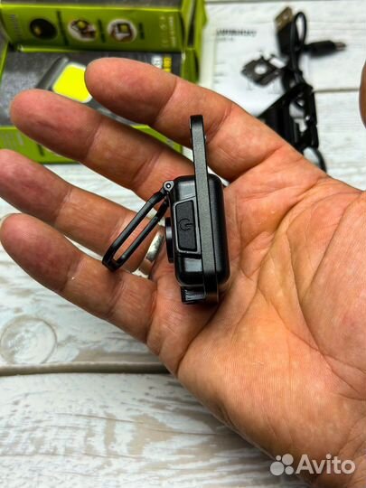 Фонарик брелок