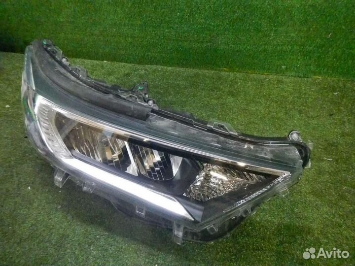 Фара правая Toyota RAV4 5 XA50 (2018-н.в.) LED