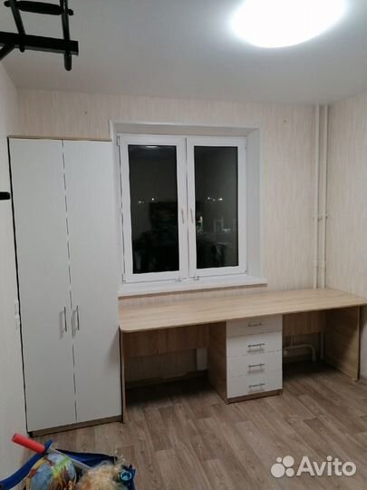 Стол компьютерный длинный со шкафом