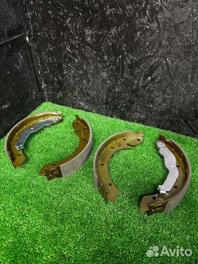 Тормозные колодки барабанные заднее Bmw 3-Series