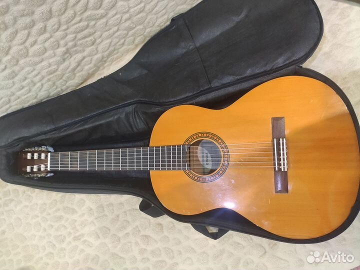 Классическая гитара yamaha cs 40