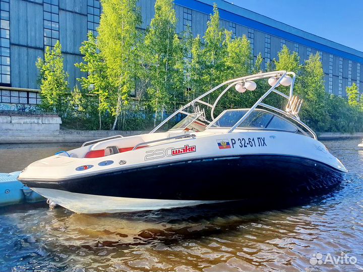 Катер BRP Sea-Doo Challenger 230 Wake с прицепом