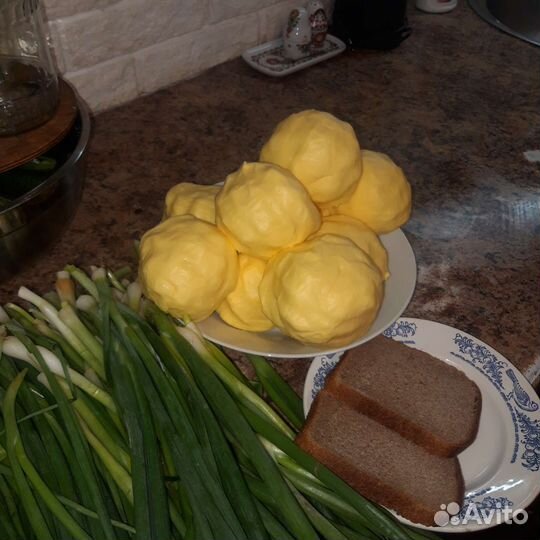 Молоко джерсейской коровки и фермерские продукты