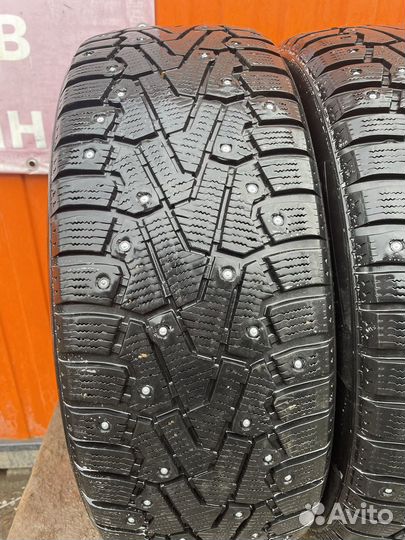 Pirelli Ice Zero 215/65 R17