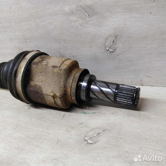 Полуось правая привод Renault Sandero I