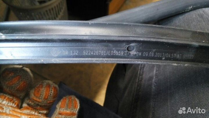 Уплотнитель двери передний левый Opel Astra J 68