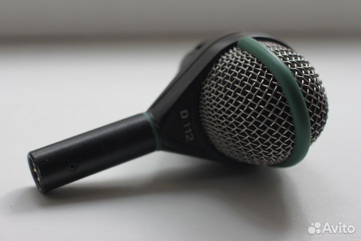 Студийный микрофон akg d112