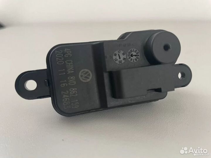 Привод лючка бензобака 8V0862159 8V0862159A