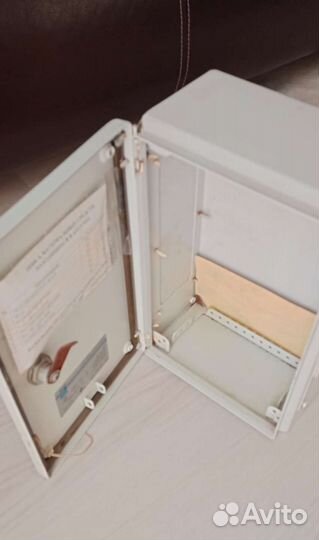 Аптечка, шкаф настенный медицинский с ключом