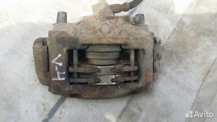 Суппорт передний правый Opel Vectra A седан C18NZ