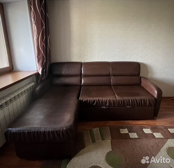 Кожаный диван бу