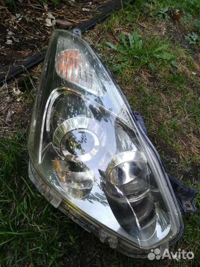Правая фара wish 2005 год