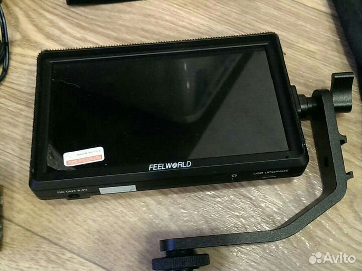 Накамерный монитор 5,5