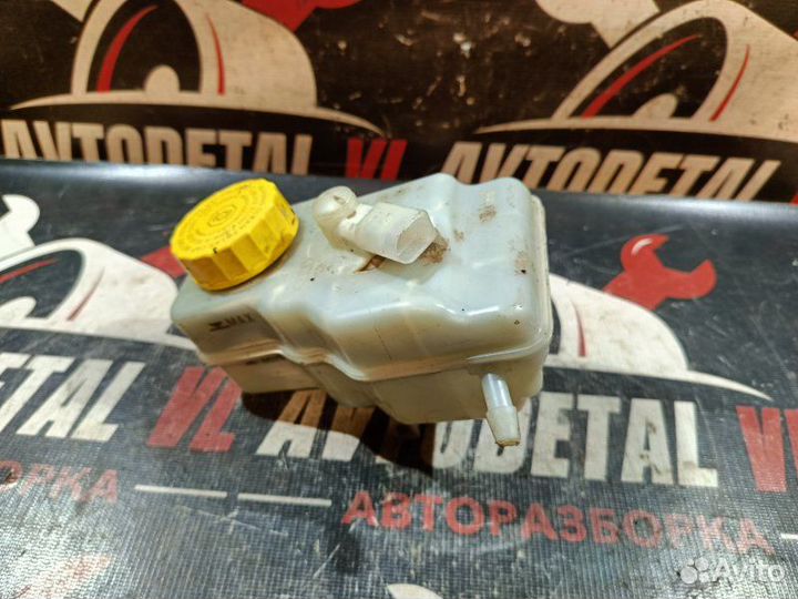 Бачок тормозной жидкости Skoda Rapid седан