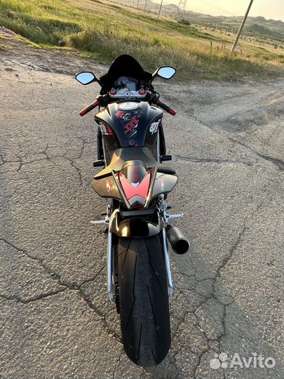 Aprilia RSV 4 R