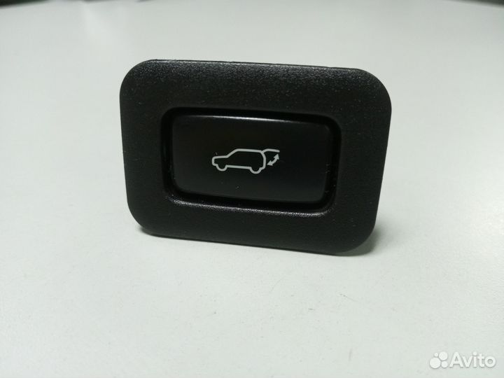 Кнопка закрывания багажника Toyota LC 200