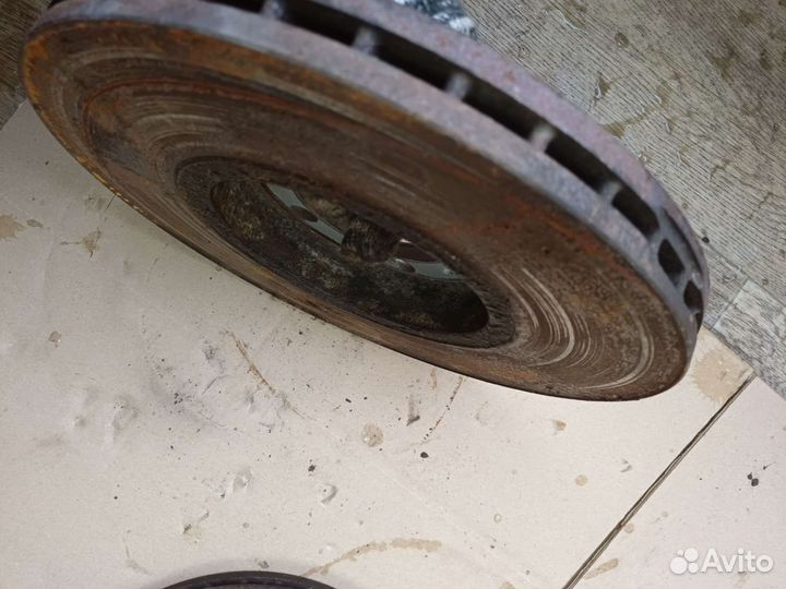 Тормозной диск передний Skoda Rapid 1