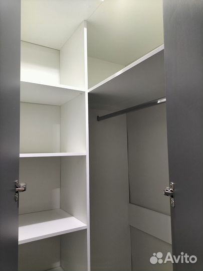 Шкаф угловой