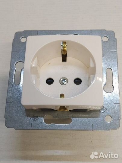 Розетки Legrand, Schneider Electric, SPL