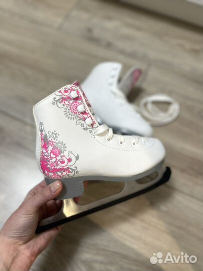 Фигурные коньки, р-р 30