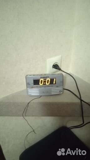 Часы - будильник и радио