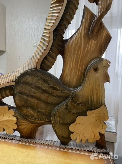 Резное панно из дерева с зеркалом