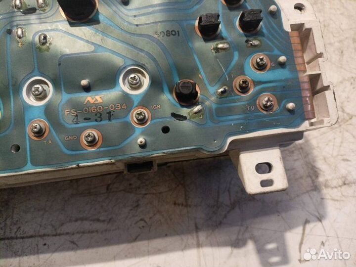 Панель приборов (щиток) Subaru Legacy 1992