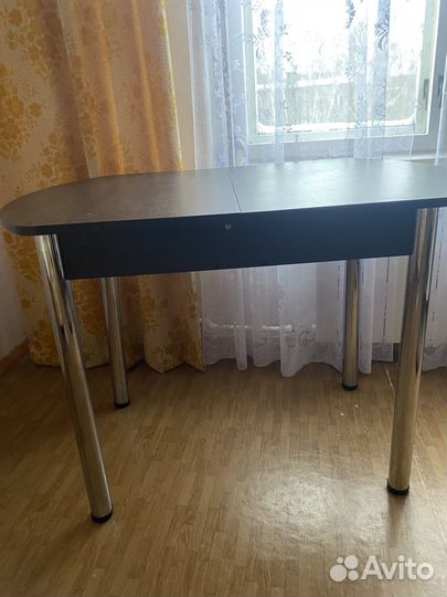 Кухонный стол