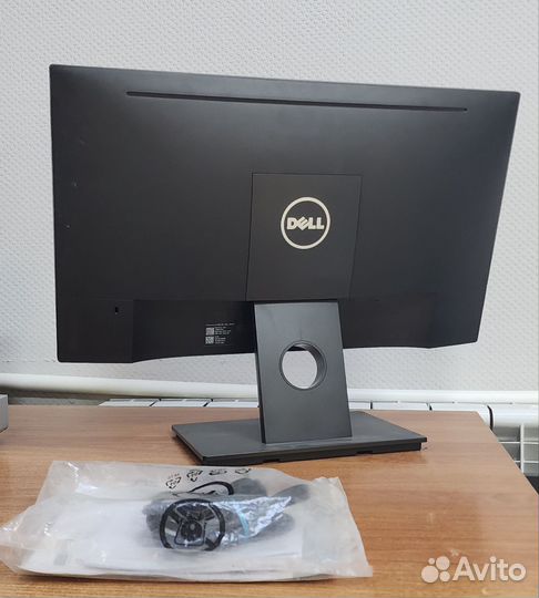 Монитор Dell E2218HN