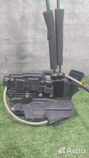 Замок двери задней правой KIA soul 2009