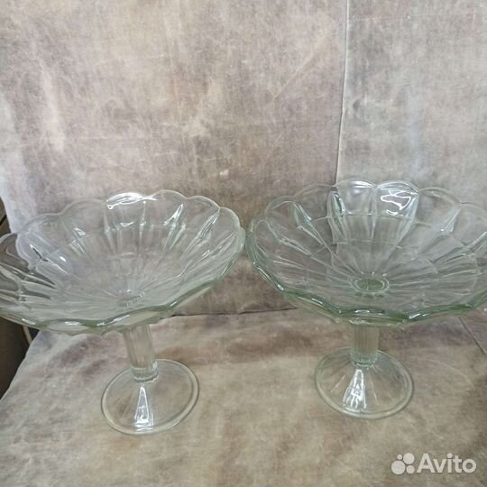 Старинная ваза для фруктов