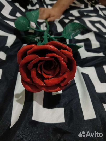 Металлическая роза