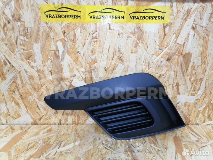 Решетка бампера Renault Logan